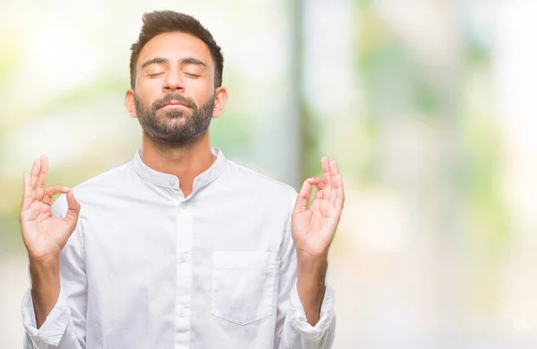 Volwassen Spaanse Man Geïsoleerde Achtergrond Ontspannen Lachend Met Ogen Gesloten — Stockfoto