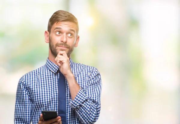 Jovem Teve Algum Homem Mensagens Texto Enviando Mensagem Usando Smartphone — Fotografia de Stock