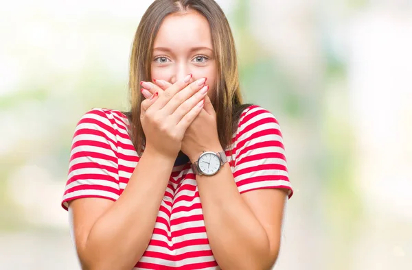 Jonge Kaukasische Mooie Vrouw Geïsoleerde Achtergrond Geschokt Mond Met Handen — Stockfoto