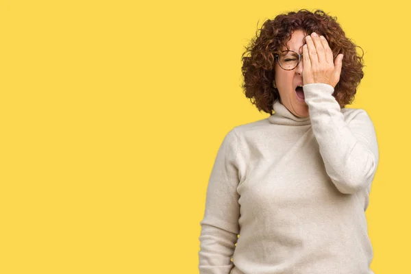 Boğazlı Kazak Gözlük Yarım Yüz Göz Ağız Ile Kapsayan Yawning — Stok fotoğraf