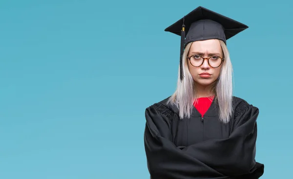 Mladá Blond Žena Nosí Postgraduální Uniforma Izolované Pozadí Skeptik Nervózní — Stock fotografie