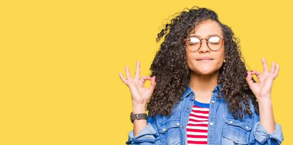 Young Beautiful Woman Curly Hair Wearing Glasses Relax Smiling Eyes — Stock Photo, Image
