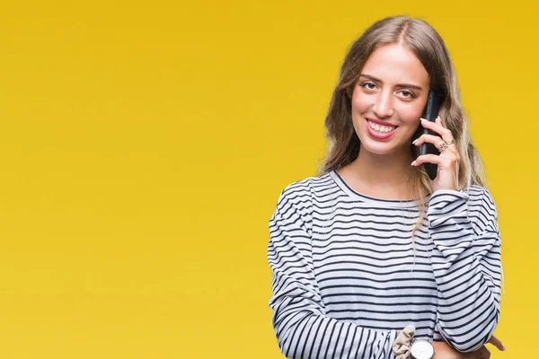 Schöne Junge Blonde Frau Spricht Auf Smarpthone Über Isolierten Hintergrund — Stockfoto