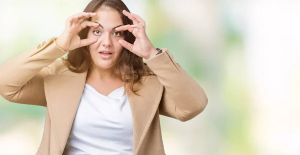 Schöne Size Junge Frau Wintermantel Über Isoliertem Hintergrund Versucht Die — Stockfoto