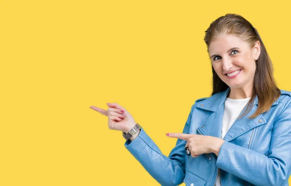 Hermosa Mujer Madura Mediana Edad Con Chaqueta Cuero Moda Sobre —  Fotos de Stock