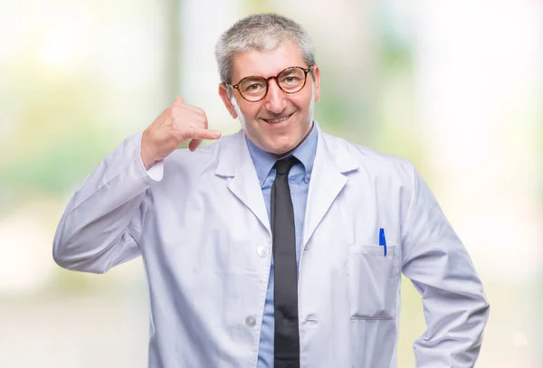 Bonito Médico Sênior Cientista Homem Profissional Vestindo Casaco Branco Sobre — Fotografia de Stock