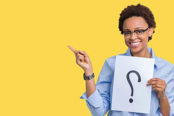 Young African American Woman Holding Paper Question Mark Isolated Background — Stock Photo, Image