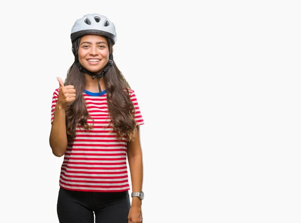 Junge Arabische Radfahrerin Mit Schutzhelm Über Isoliertem Hintergrund Macht Glückliche — Stockfoto