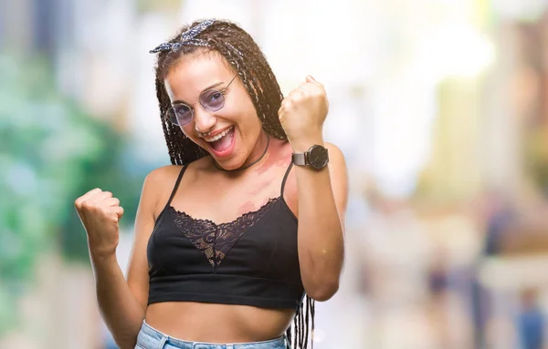 Cabello Trenzado Joven Afroamericano Con Marca Nacimiento Con Gafas Sol —  Fotos de Stock