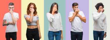 Afro-Amerikan, İspanyol ve Çince bir grup insan bir şey pis ve iğrenç kokulu vintage renk arka plan, dayanılmaz koku, holding nefes burun parmaklar ile bileşimi. Kötü kokuyor kavramı.