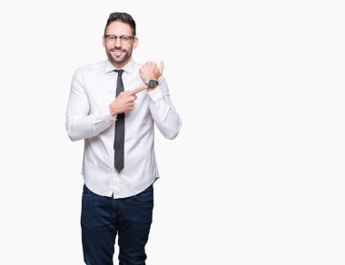 İşaret seyretmek zaman, sabırsızlık, üzgün ve kızgın için son tarih gecikme için acele arka plan üzerinde gözlük takan genç yakışıklı iş adamı izole