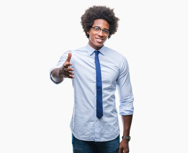 Hombre Negocios Afroamericano Con Gafas Sobre Fondo Aislado Sonriendo Amistoso —  Fotos de Stock