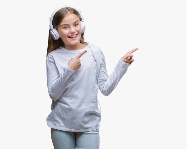 Giovane Bella Ragazza Con Cuffie Ascoltare Musica Sfondo Isolato Sorridente — Foto Stock