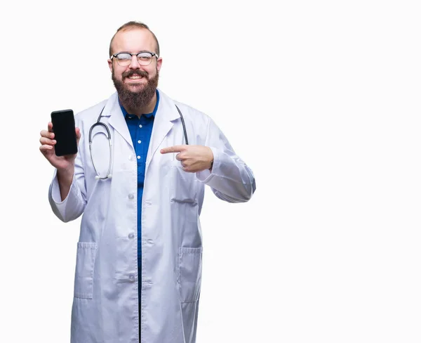 Giovane Medico Uomo Mostrando Schermo Smartphone Sfondo Isolato Con Faccia — Foto Stock