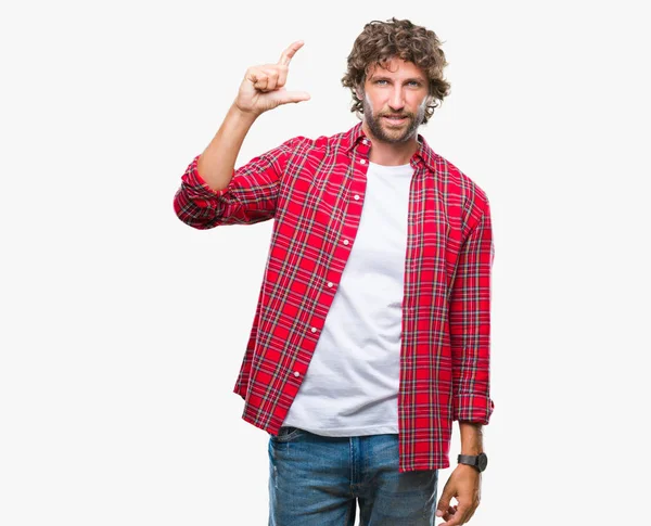 Knappe Spaanse Model Man Geïsoleerde Achtergrond Glimlachend Vertrouwen Gebaren Met — Stockfoto