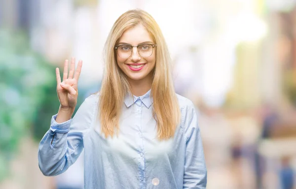Jovem Mulher Negócios Loira Bonita Usando Óculos Sobre Fundo Isolado — Fotografia de Stock