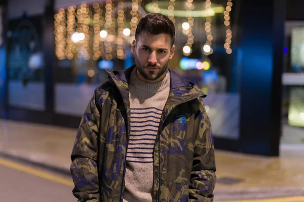 Young Handsome Man Possing Smiling Street Style Night — Stock Photo, Image