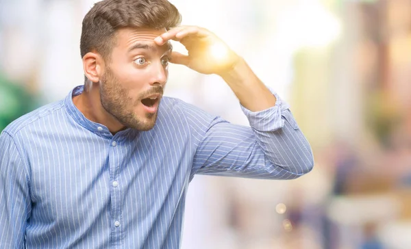 Joven Hombre Guapo Sobre Fondo Aislado Muy Feliz Sonriente Mirando — Foto de Stock