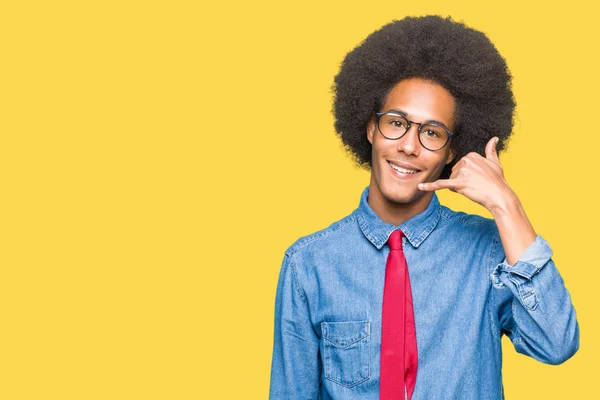 Jovem Homem Negócios Afro Americano Com Cabelo Afro Vestindo Óculos — Fotografia de Stock