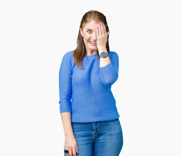 Schöne Reife Frau Mittleren Alters Trägt Winterpullover Über Isoliertem Hintergrund — Stockfoto