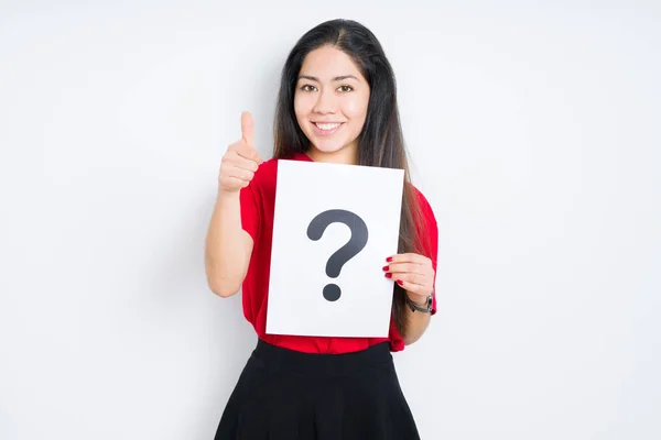 Young Brunette Woman Holding Paper Question Mark Isolated Background Happy — Stock Photo, Image