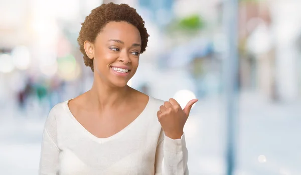 Young African American Woman Isolated Background Smiling Happy Face Looking — Stock Photo, Image