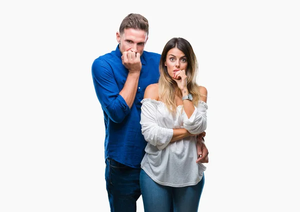 年轻夫妇在爱的孤立的背景下看紧张和紧张与手在嘴咬指甲 焦虑问题 — 图库照片