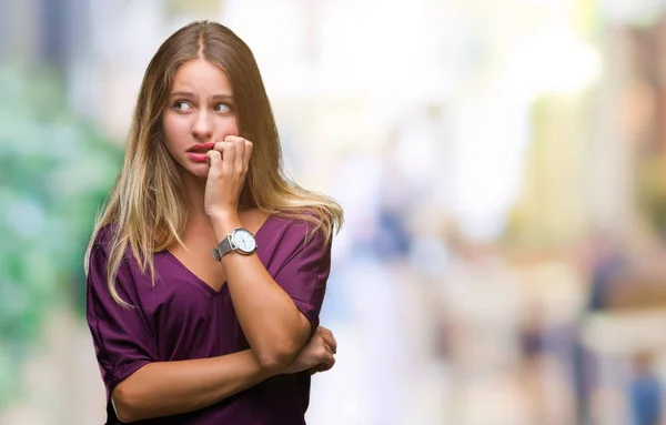 Ung Vacker Blondin Elegant Kvinna Över Isolerade Bakgrund Ser Stressad — Stockfoto