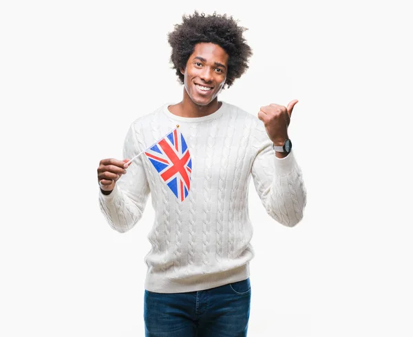 Bandera Hombre Afroamericano Reino Unido Sobre Fondo Aislado Señalando Mostrando — Foto de Stock