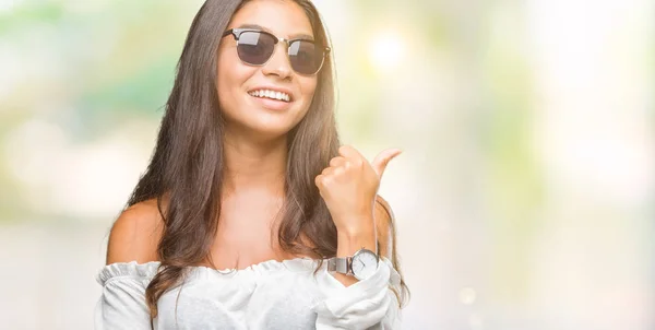 Young Beautiful Arab Woman Wearing Sunglasses Isolated Background Smiling Happy — Stock Photo, Image