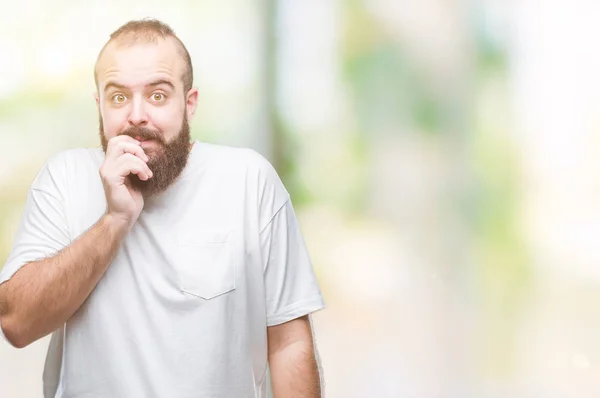 Homem Jovem Hipster Caucasiano Vestindo Camiseta Casual Sobre Fundo Isolado — Fotografia de Stock