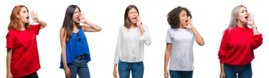 Kolaj bir grup haykırış ve ağzı üzerinde el ile yan için çığlık izole arka plan üzerinde güzel Çin, Asya, Afrika kökenli Amerikalı, beyaz kadın. İletişim kavramı.
