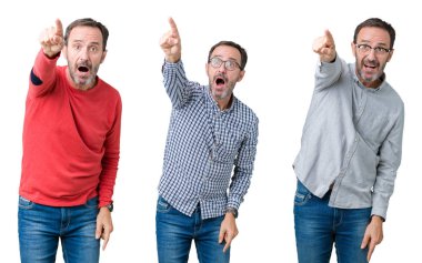 Beyaz yakışıklı üst düzey adam kolaj izole arka plan ile sürpriz devam parmakla, açık ağız hayret ifadesi, önünde bir şey