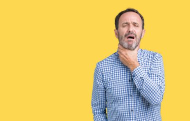 Yakışıklı orta yaş zarif komuta sizde izole üzerinde arka plan ağrılı boyun, boğaz gribi, kesek ve enfeksiyon için dokunaklı