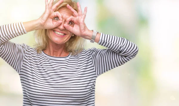 Blonde Vrouw Van Middelbare Leeftijd Geïsoleerde Achtergrond Doen Gebaar Als — Stockfoto