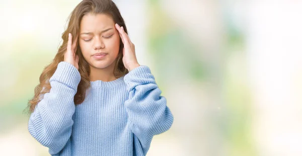 Jonge Mooie Brunette Vrouw Blauwe Winter Trui Dragen Geïsoleerd Achtergrond — Stockfoto