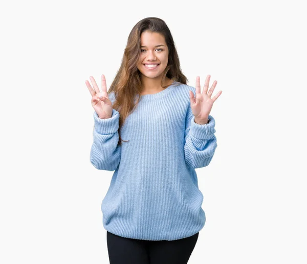 Jonge Mooie Brunette Vrouw Blauwe Winter Trui Dragen Geïsoleerde Achtergrond — Stockfoto