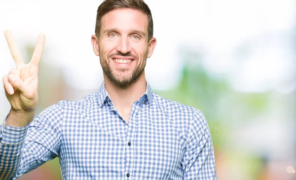 Hombre Negocios Guapo Con Ojos Azules Mostrando Apuntando Hacia Arriba —  Fotos de Stock