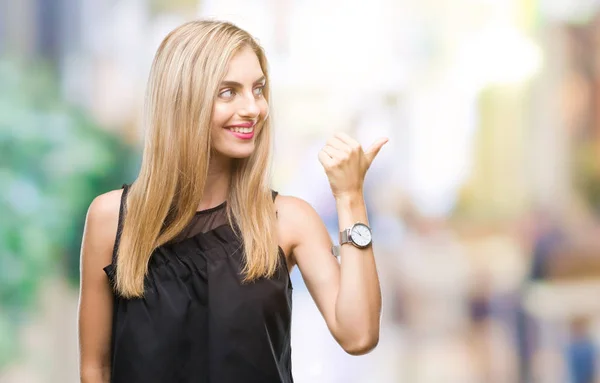 Joven Hermosa Rubia Ojos Azules Mujer Sobre Fondo Aislado Sonriendo — Foto de Stock