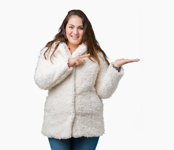 Mulher Bonita Size Jovem Vestindo Casaco Ovelha Inverno Sobre Fundo — Fotografia de Stock