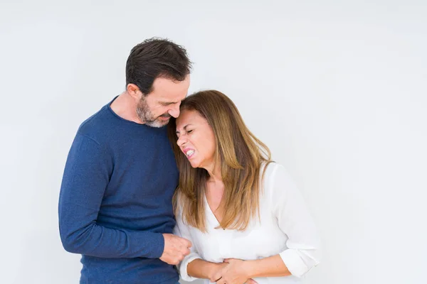 Hermosa Pareja Mediana Edad Enamorada Sobre Fondo Aislado Con Mano —  Fotos de Stock