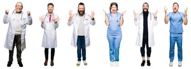 Kolaj gruba doktorlar ve cerrahlar üzerinde beyaz bir arka plan deli kutluyor izole ve crazy arms ile başarı için kaldırdı ve heyecanlı çığlık gözler kapalı. Kazanan kavramı