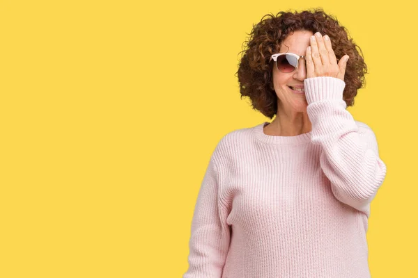 Beautiful Middle Ager Senior Woman Wearing Pink Sweater Sunglasses Isolated — Stock Photo, Image