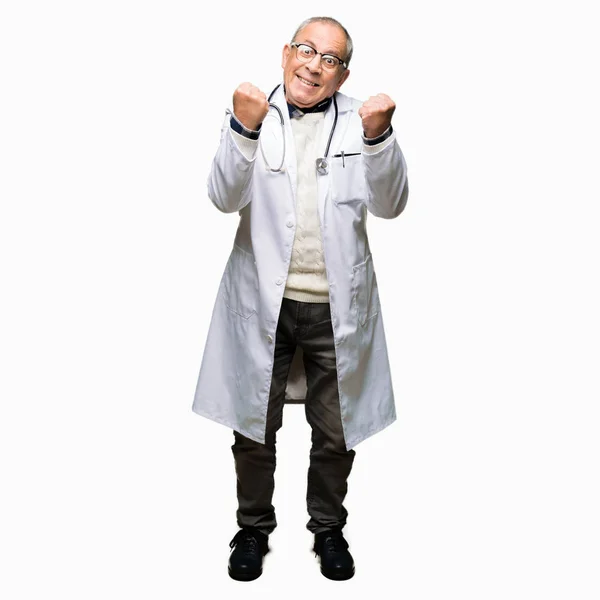 Stilig Senior Doktor Man Klädd Medicinsk Coat Mycket Glad Och — Stockfoto