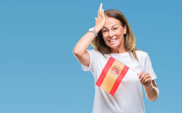 Średnim Wieku Hiszpanin Kobieta Gospodarstwa Flaga Hiszpanii Białym Tle Podkreślił — Zdjęcie stockowe