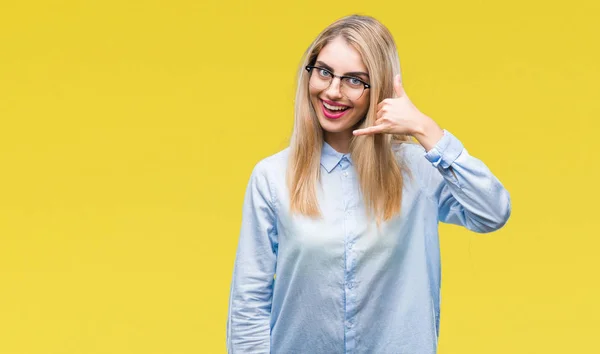Mladá Krásná Blondýna Obchodních Žena Nosí Brýle Izolované Pozadí Úsměvem — Stock fotografie