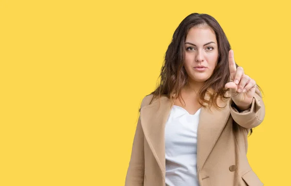 Schöne Junge Frau Wintermantel Über Isoliertem Hintergrund Mit Erhobenem Finger — Stockfoto