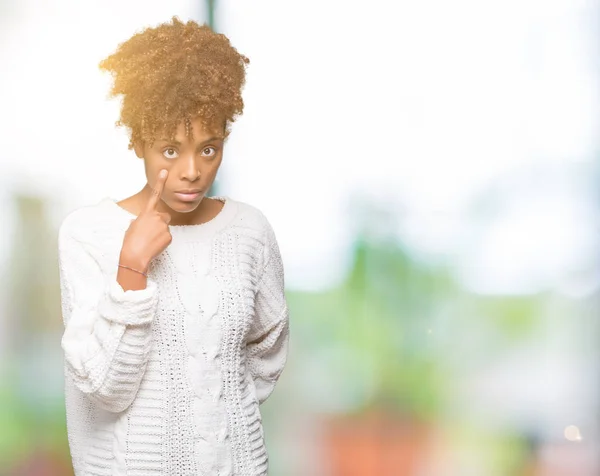 Hermosa Joven Afroamericana Americana Vistiendo Suéter Invierno Sobre Fondo Aislado —  Fotos de Stock