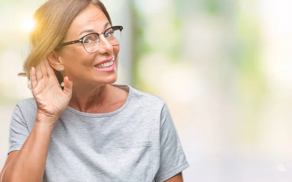 Mulher Hispânica Meia Idade Usando Óculos Sobre Fundo Isolado Sorrindo — Fotografia de Stock