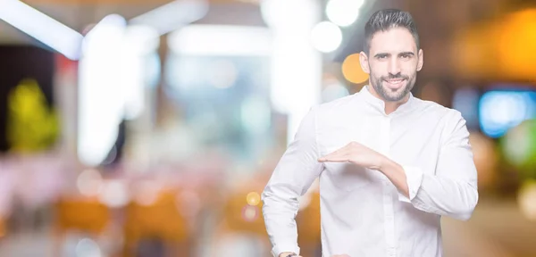 Joven Hombre Negocios Sobre Fondo Aislado Gesto Con Las Manos —  Fotos de Stock